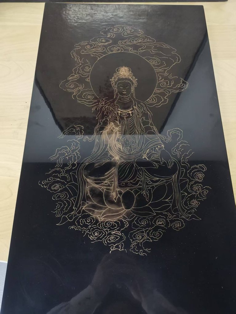 黑底金线描金菩萨像工艺品