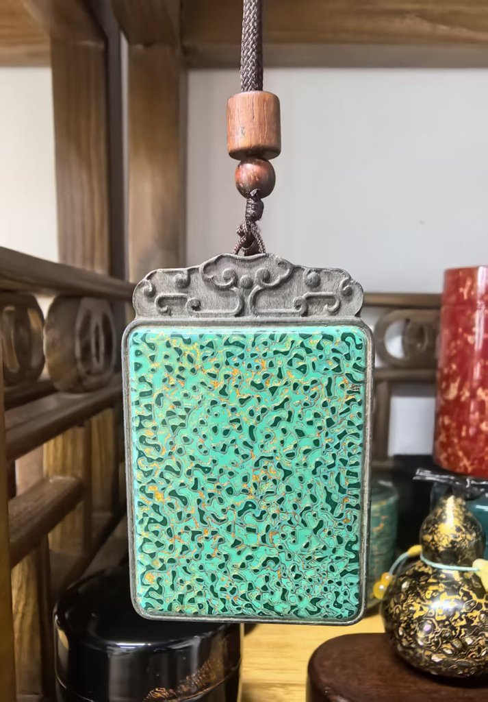 银框绿漆纹理工艺挂件