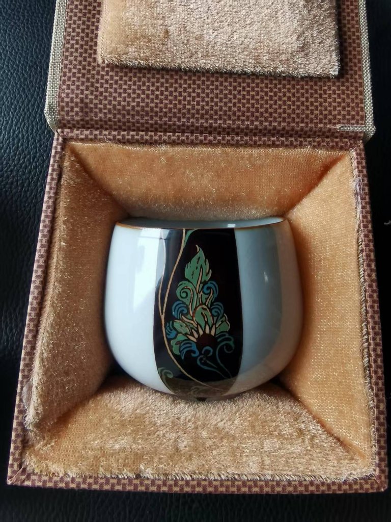 礼盒装传统花纹陶瓷茶杯